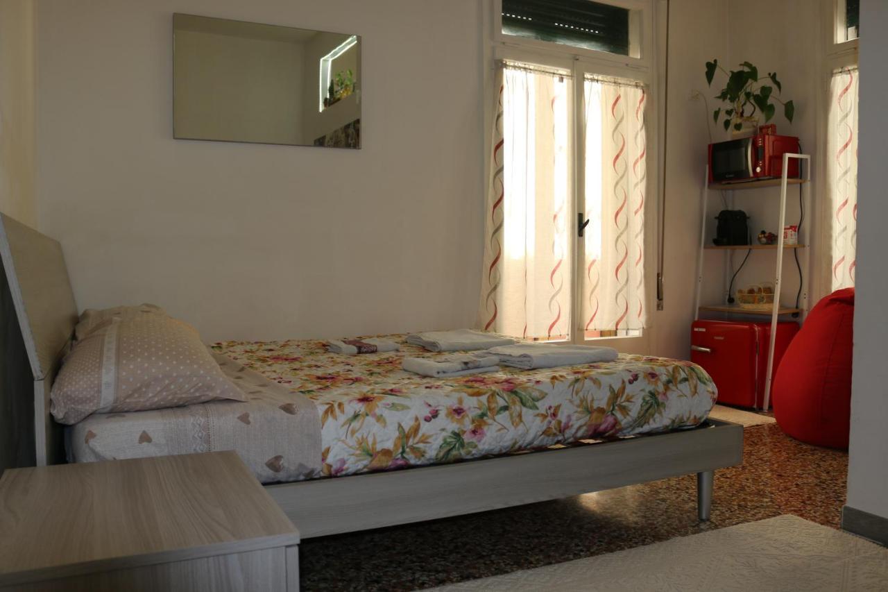 Venezia Lovely Rooms Venedig-Lido Exteriör bild